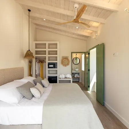 Alfarrobeiras Nature -agroturismo * Olhao
