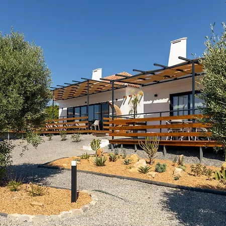 Alfarrobeiras Nature -agroturismo * Olhao