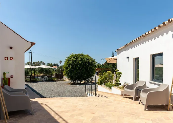 Alfarrobeiras Nature Lantgård