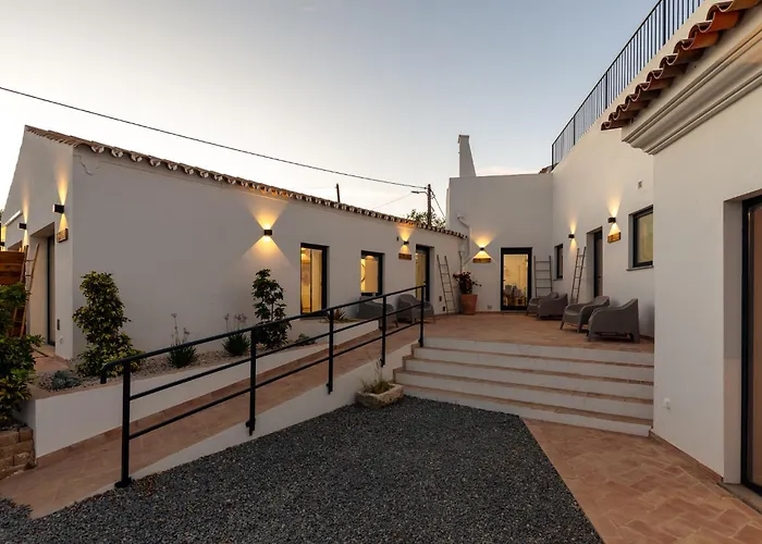 Alfarrobeiras Nature Lantgård