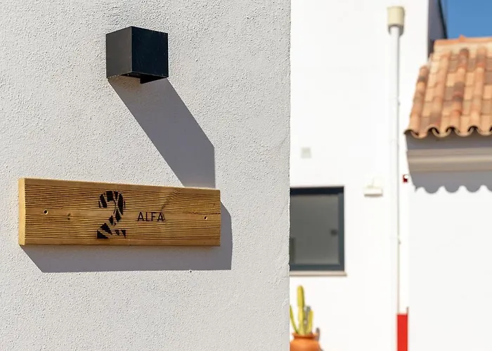 Lantgård Alfarrobeiras Nature *