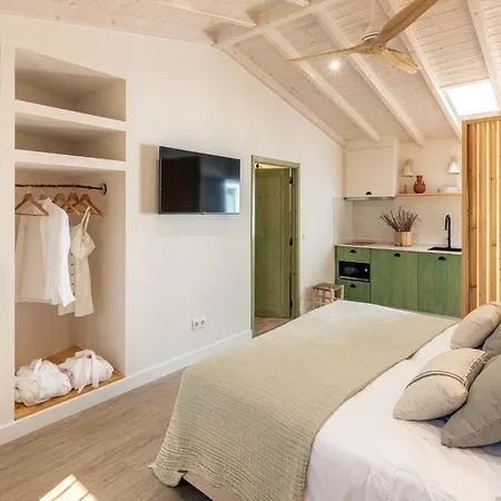 Alfarrobeiras Nature Farm stay *