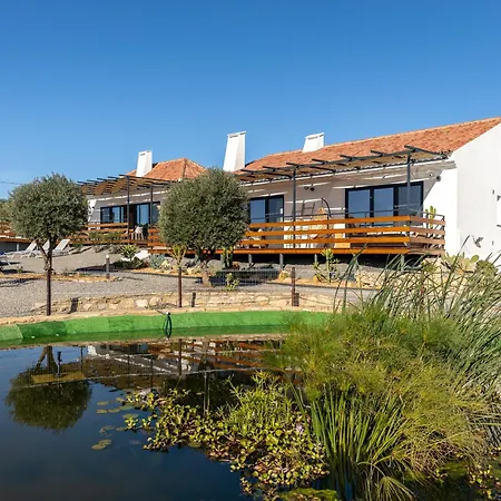 Alfarrobeiras Nature Farm stay *